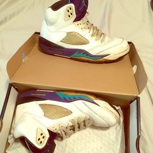 Authentic 2013 Jordan retro 5s (Grapes)